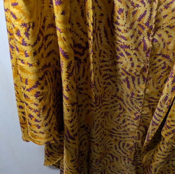 Zara Gold and Purple Silky Satin Shawl Cape Poncho Sz Medium - Picture 3 of 6